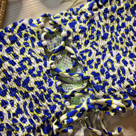 RARE Maaji 💙 4-Way Ruched Lace-Up Bandeau Top 👙💛🏖 - Picture 2 of 11